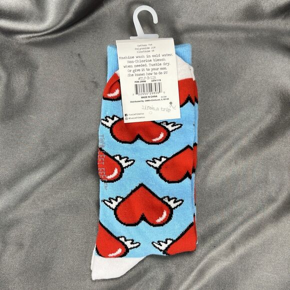 Two Left Feet Women’s Socks Love Is In The Air Flying Hearts Valentines Big Feet - Picture 4 of 6